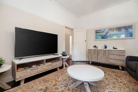 North Beach Cottage By Swan Bnb Management - Surfers Paradise Gold Coast 0