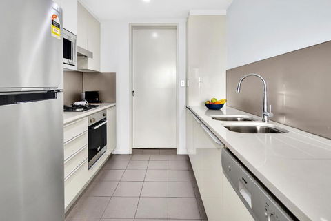 North Sydney Large Two Bedroom MIL2302 - Surfers Paradise Gold Coast 3