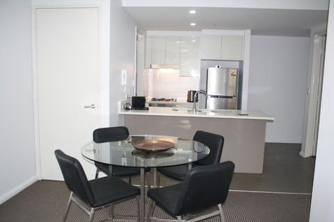 North Sydney Wyndel Apartments-MIL1005 - Surfers Paradise Gold Coast 2