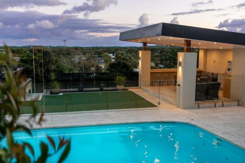 OASIS ON SUNSET - Tranquility Close To The Ocean - Surfers Paradise Gold Coast 1