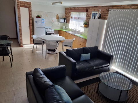 Ocean Beach Chalet 16 - Surfers Paradise Gold Coast 2