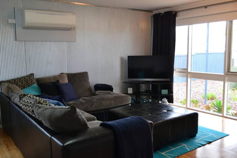 Ocean Breeze - Surfers Paradise Gold Coast 1
