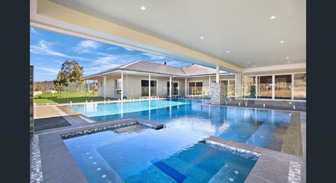 ON Keppies - BnB - Family Farm & Wedding Guest Accommodation Paterson NSW - Surfers Paradise Gold Coast 2