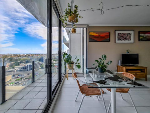 Ocean View Apartment Close To CBD With Indoor Pool. - Surfers Paradise Gold Coast 0