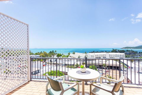 OCEAN VIEWS 10A - Surfers Paradise Gold Coast 1