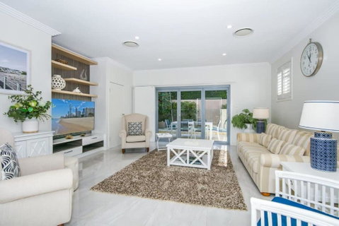 Opulence By Khove - Surfers Paradise Gold Coast 2