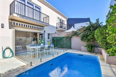 Opulence By Khove - Surfers Paradise Gold Coast 1