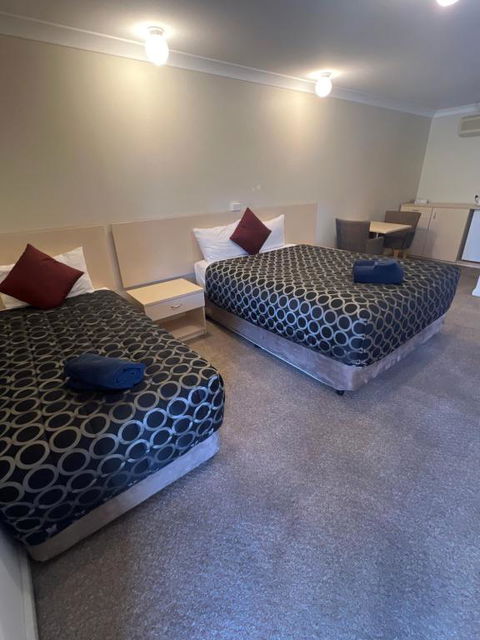 OVERLANDER MOTOR LODGE - Surfers Paradise Gold Coast 2