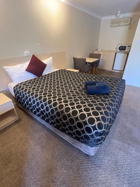 OVERLANDER MOTOR LODGE - Surfers Paradise Gold Coast 1