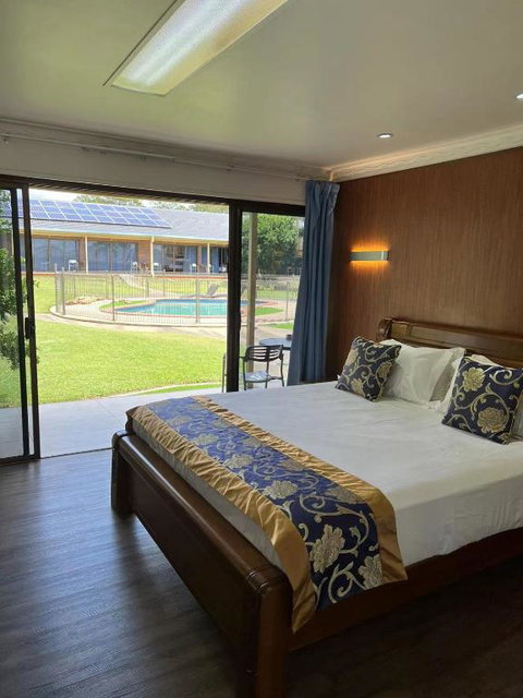 Oxley Motor Inn - Surfers Paradise Gold Coast 3