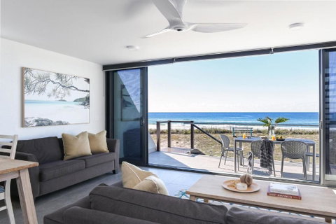 Pacific Dawn On The Beach Two - Surfers Paradise Gold Coast 0