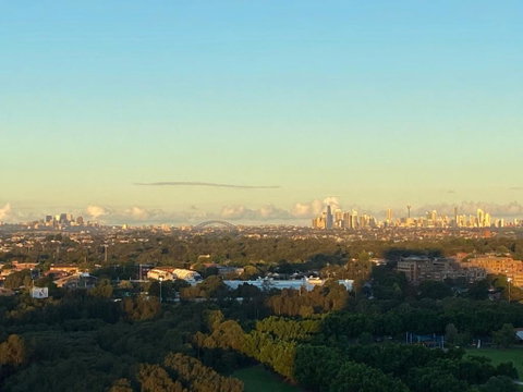 Parkside & City View In Sydney Olympic Park - Surfers Paradise Gold Coast 2