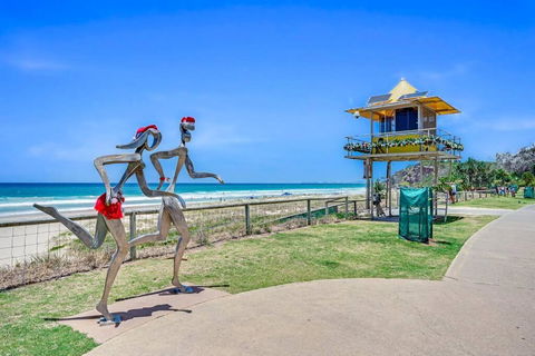 PALMA - Couples Beach Shack! - Surfers Paradise Gold Coast 3