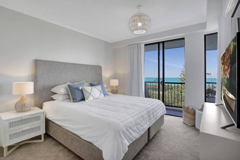 Panoramic Ocean View 2 Bed 2 Bath - Surfers Paradise Gold Coast 1