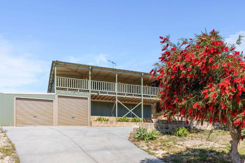 Panoramic Scenic Views Of Preston Beach - Delightful Family Holiday Home - Surfers Paradise Gold Coast 1