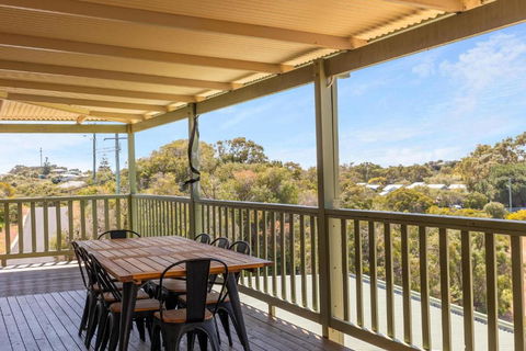 Panoramic Scenic Views Of Preston Beach - Delightful Family Holiday Home - Surfers Paradise Gold Coast 0