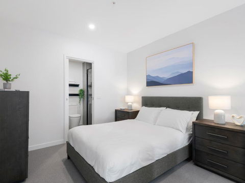 Peaceful 1-Bed Unit With A Spacious Balcony - Surfers Paradise Gold Coast 1