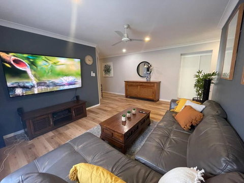 Peaceful Brand New Holiday House In North Lakes - Surfers Paradise Gold Coast 2