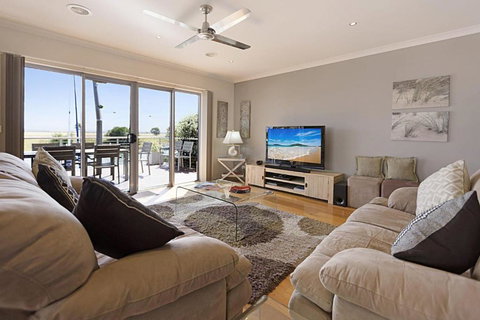 Pelican Landing - Surfers Paradise Gold Coast 0