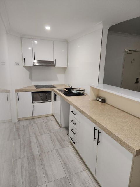 PERTH CBD APARTMENTS - Surfers Paradise Gold Coast 3
