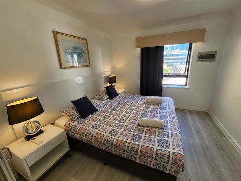 PERTH CBD APARTMENTS - Surfers Paradise Gold Coast 2