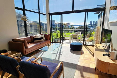 Penthouse With Private Terrace, Parking + 2 Pools - Surfers Paradise Gold Coast 0