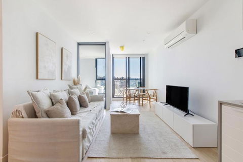 Perched On Parkville - A Minimalist Retreat With Pool - Surfers Paradise Gold Coast 0