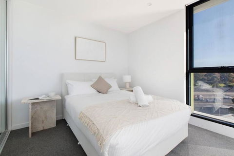 Perched On Parkville - A Minimalist Retreat With Pool - Surfers Paradise Gold Coast 1