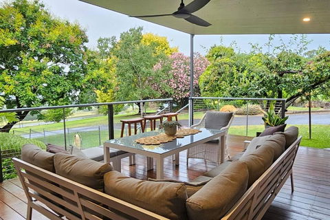 Perfect Country Home - Surfers Paradise Gold Coast 0