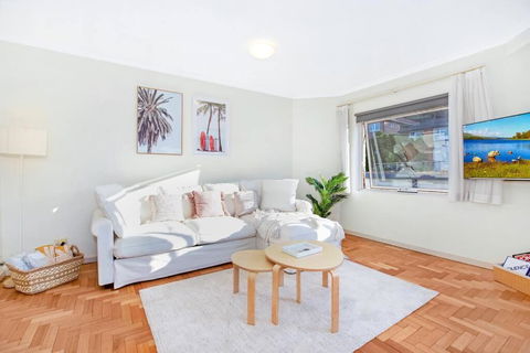 Perfect Manly Retreat, In The Heart Of Manly, Family & Couple Friendly Apartment With CAR SPOT - Surfers Paradise Gold Coast 2