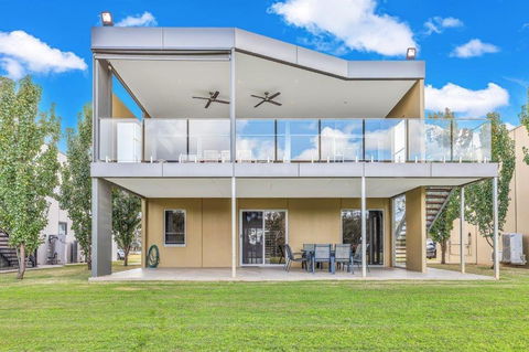 Perricoota Waters - Echuca Holiday Homes - Surfers Paradise Gold Coast 1