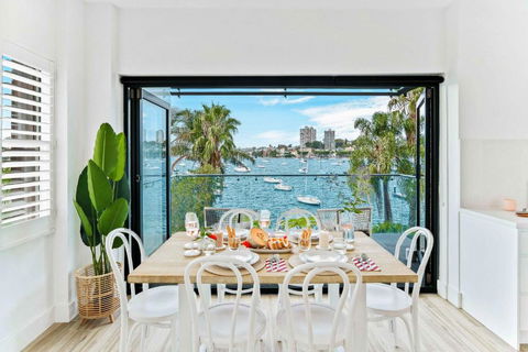 Phoenix At Palm View Collective - Surfers Paradise Gold Coast 2