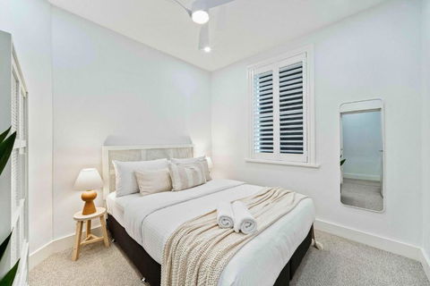 Phoenix At Palm View Collective - Surfers Paradise Gold Coast 3