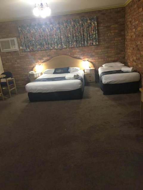 Pines Country Club Motor Inn - Surfers Paradise Gold Coast 3