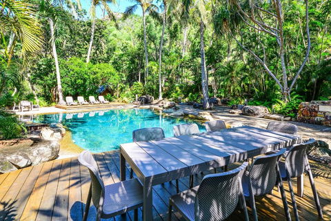 POINCIANA 101 HAMILTON ISLAND CENTRALLY LOCATED 3 BEDROOM, Plus BUGGY!! - Surfers Paradise Gold Coast 1