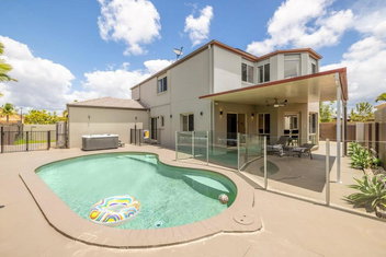 Pool Sauna Cinema Office Room 4BR Spacious House with Surfers Paradise Gold Coast