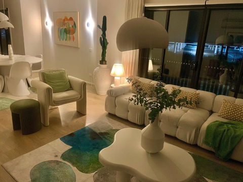 Position Perfection- Mornington - Surfers Paradise Gold Coast 1