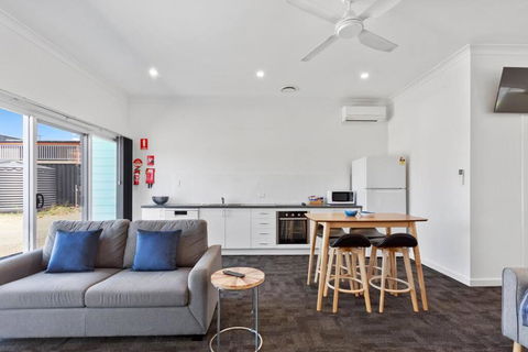 Port Lincoln Shark Apartment 5 - Surfers Paradise Gold Coast 1