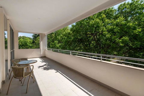 Quiet Apartment In Braddon ACT - Surfers Paradise Gold Coast 0