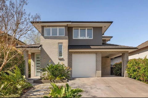 Quite Luxurious House With Pool 220m To Railway Station - Surfers Paradise Gold Coast 1