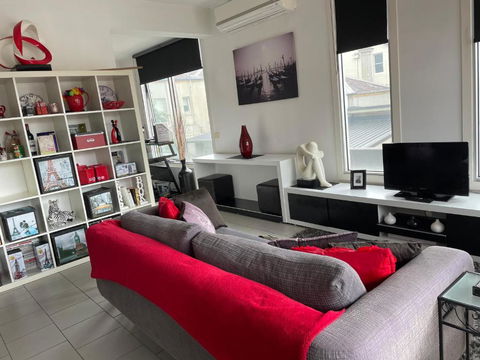 Radiance - Chic Fitzroy Street Apartment - Surfers Paradise Gold Coast 0
