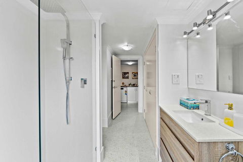 Prime Perth Apartment - Surfers Paradise Gold Coast 2