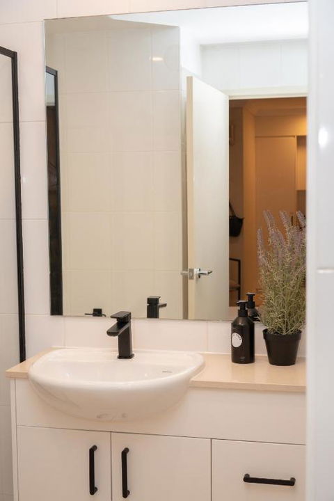 PRIME SPOT: Modern Studio+Balcony Darling Harbour - Surfers Paradise Gold Coast 3