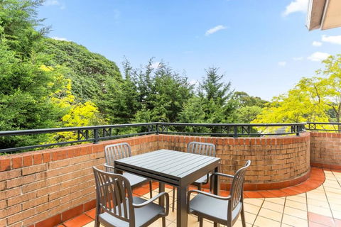 Pristine 2-Bed Near Marrickville Village - Surfers Paradise Gold Coast 0