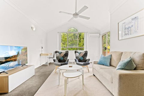 Pristine 2-Bed Near Marrickville Village - Surfers Paradise Gold Coast 3