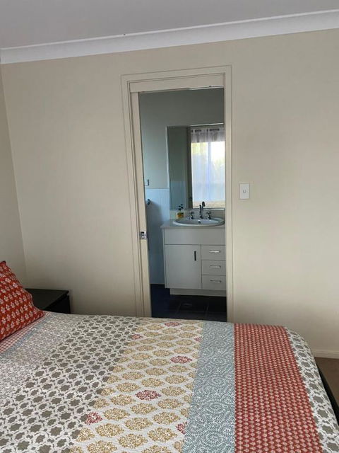 Private Room With Ensuite And Parking Close To Wollongong CBD - Surfers Paradise Gold Coast 2