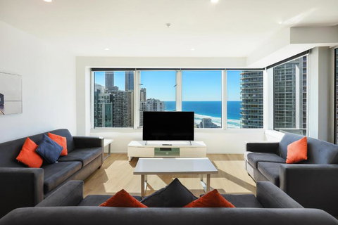 Q Tower Amazing Ocean Views 22nd Level Heated Pools Sleeps 6 - Optimise BNB - Surfers Paradise Gold Coast 0