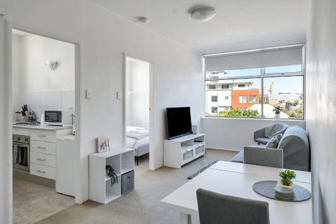 Quaint 1BD On The Doorstep Of Manly Beach - Surfers Paradise Gold Coast 2