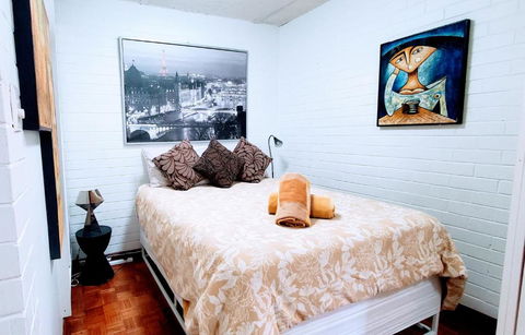 Quaint & Tranquil Subiaco 1 Bedroom Apartment - Surfers Paradise Gold Coast 0