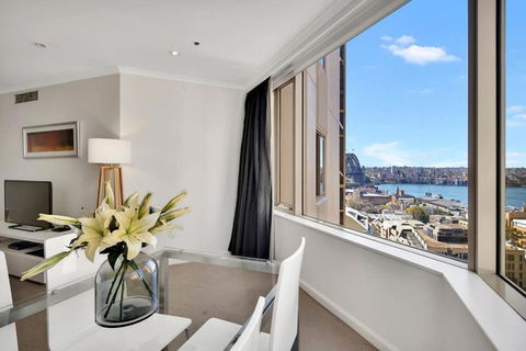 Quality Apartment In The Rocks GLO1203 - Surfers Paradise Gold Coast 0
